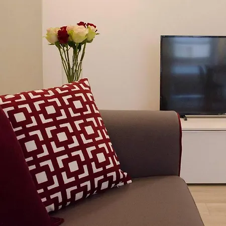 Hintown T-rio Flat 3 * Комо