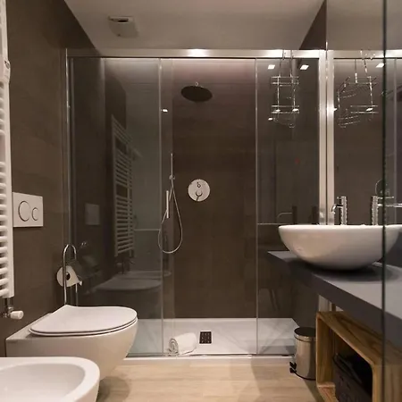 Hintown T-rio Flat 3 * Комо
